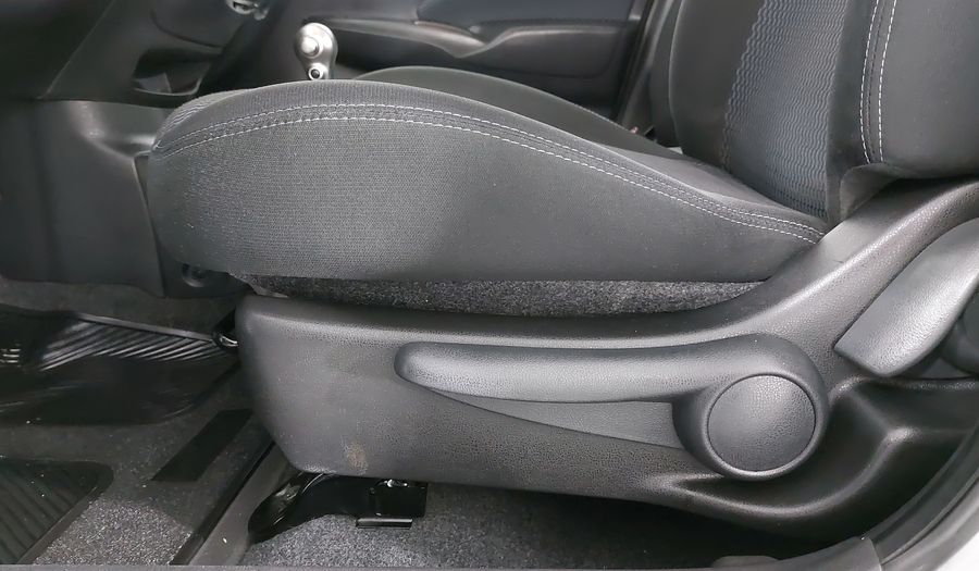 Nissan Note 1.6 ADVANCE CVT Hatchback 2015