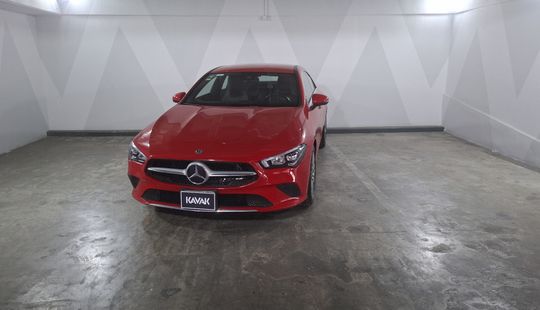 Mercedes Benz • Clase CLA