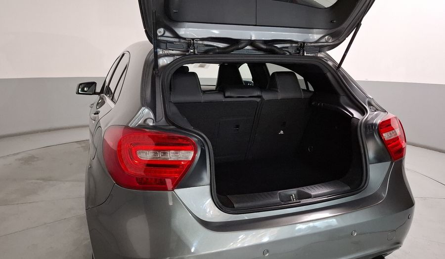Mercedes Benz Clase A 1.6 200 CGI 7G-DCT Hatchback 2014