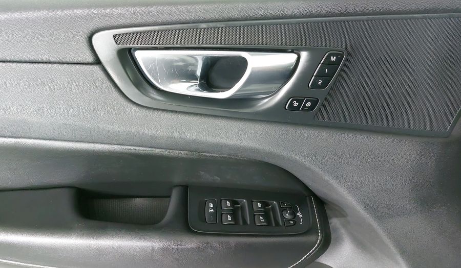Volvo Xc60 2.0 R-DESIGN T6 AUTO AWD Suv 2019