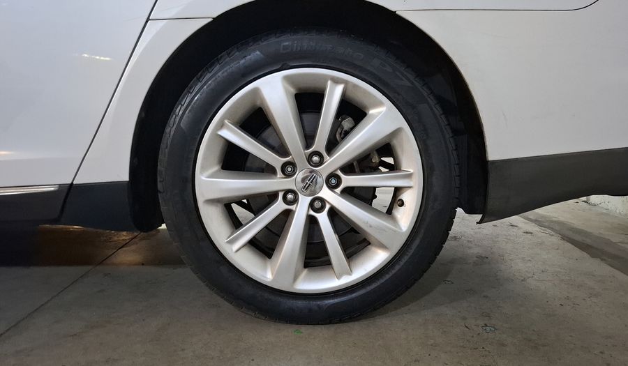 Lincoln Mks 3.7 V6 AT Sedan 2011