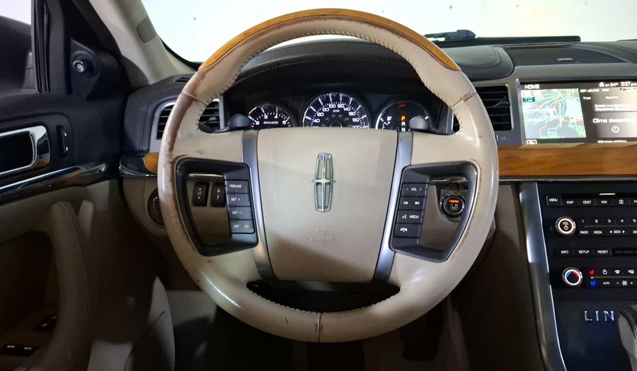 Lincoln Mks 3.7 V6 AT Sedan 2011