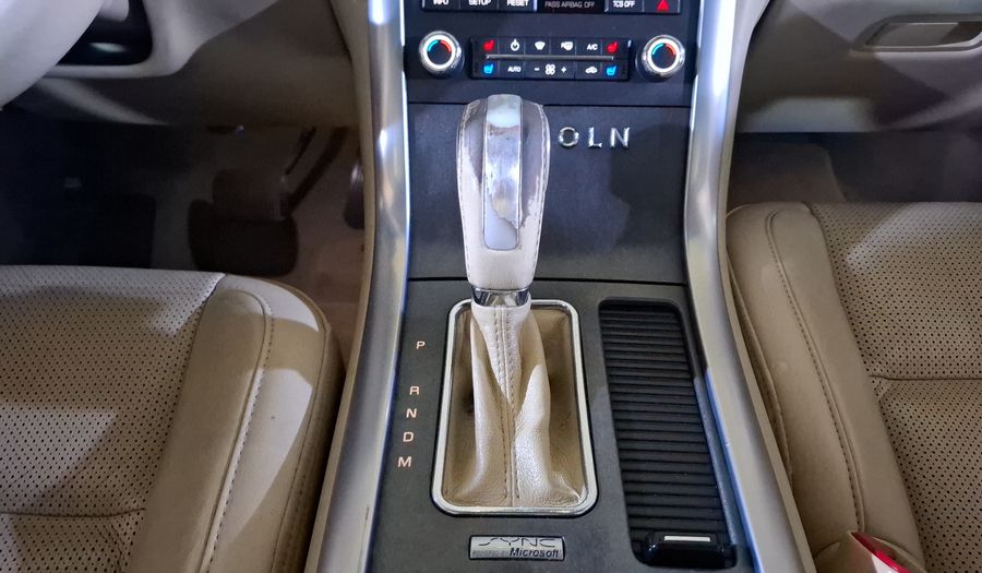 Lincoln Mks 3.7 V6 AT Sedan 2011