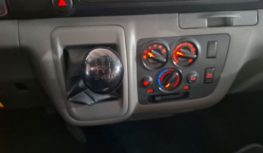 Nissan Nv350 Urvan 2.5 15 PASAJEROS AMPLIA A/A PAQ SEG Van 2020