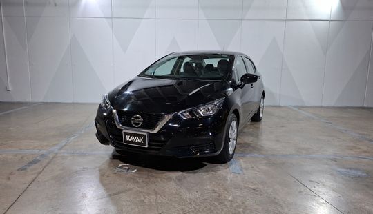 Nissan • Versa