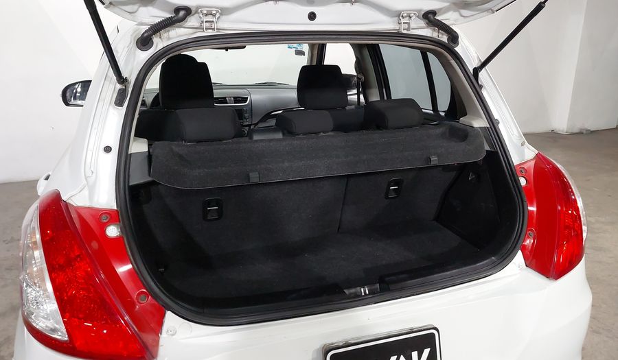 Suzuki Swift 1.4 GLS AT Hatchback 2013
