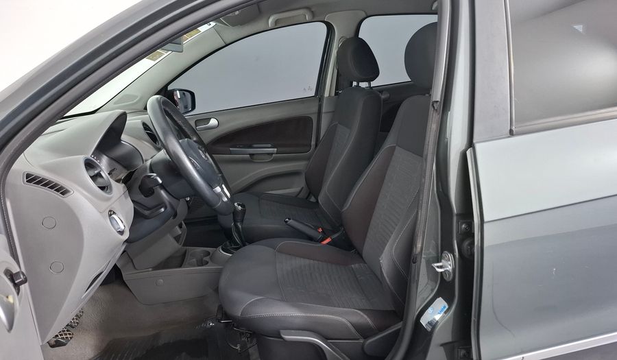 Volkswagen Voyage 1.6 HIGHLINE MY15 Sedan 2015