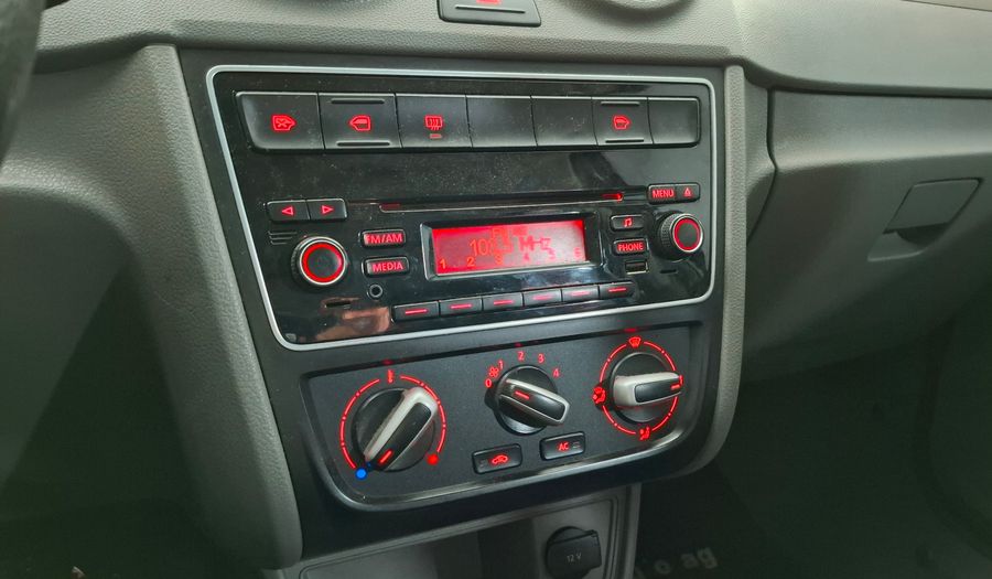 Volkswagen Voyage 1.6 HIGHLINE MY15 Sedan 2015