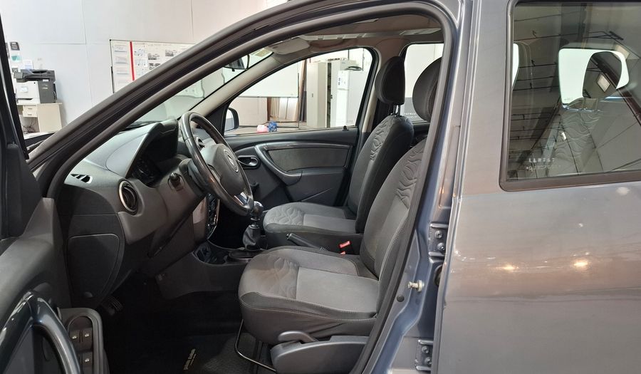 Renault Duster 2.0 PRIVILEGE MT 4X2 Suv 2012