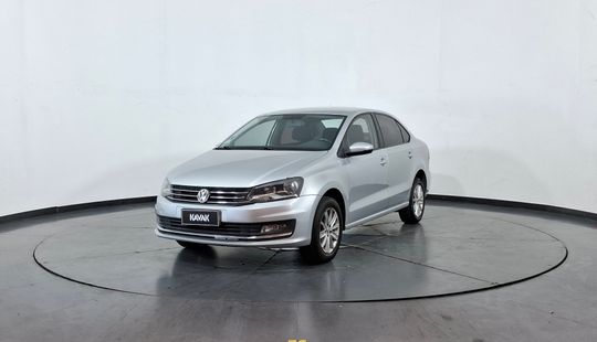 Volkswagen • Polo