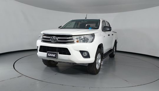 Toyota • Hilux