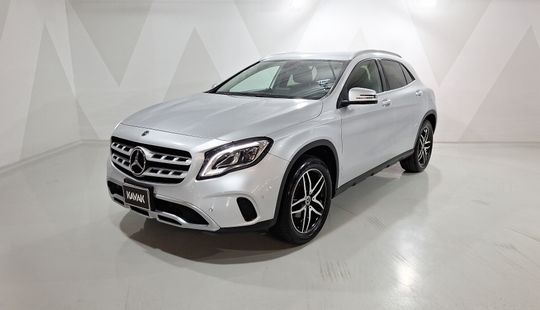 Mercedes Benz • Clase GLA