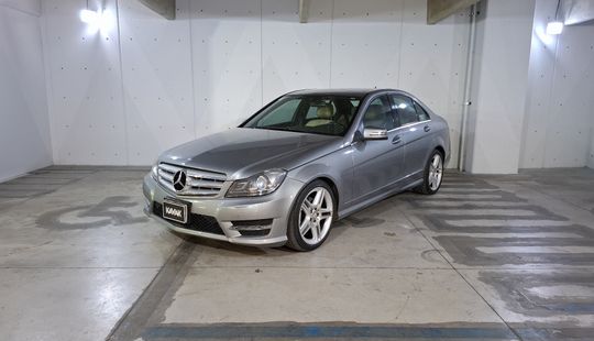 Mercedes Benz • Clase C