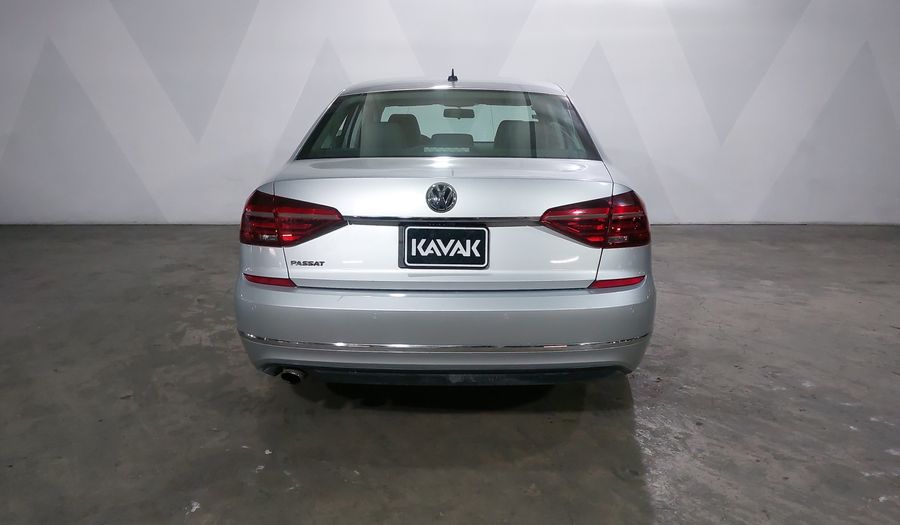 Volkswagen Passat 2.5 HIGHLINE Sedan 2017