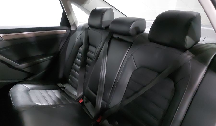 Volkswagen Passat 2.5 HIGHLINE Sedan 2017