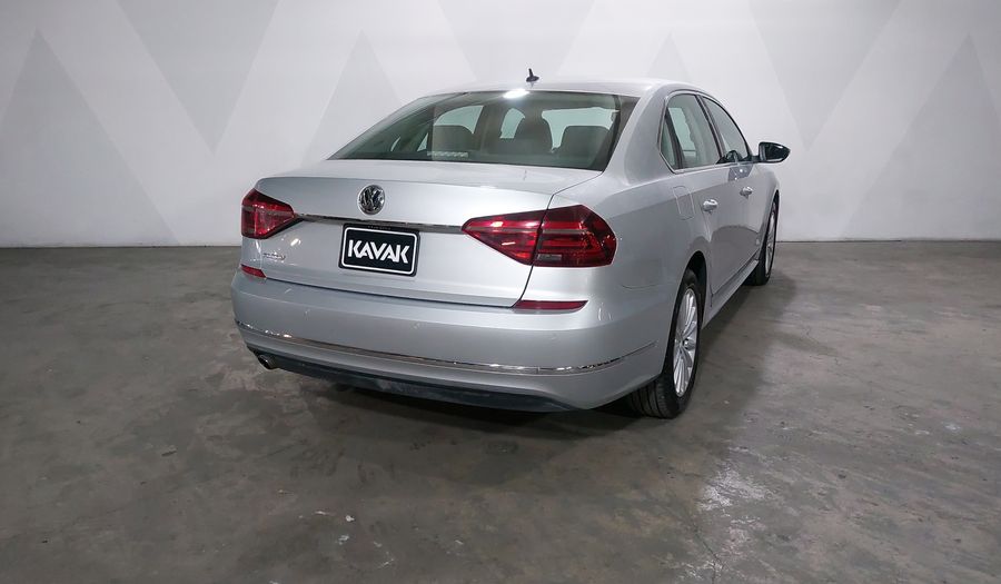 Volkswagen Passat 2.5 HIGHLINE Sedan 2017
