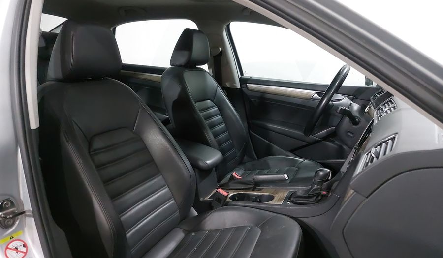 Volkswagen Passat 2.5 HIGHLINE Sedan 2017