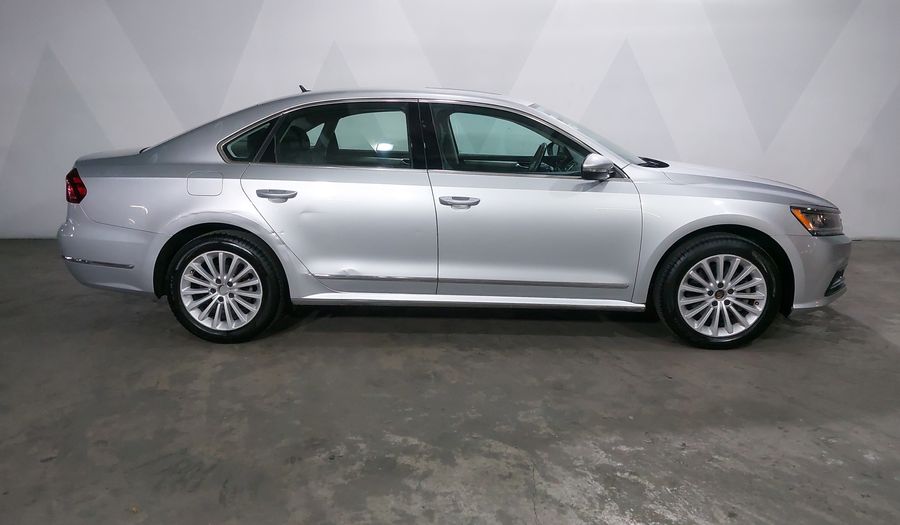Volkswagen Passat 2.5 HIGHLINE Sedan 2017