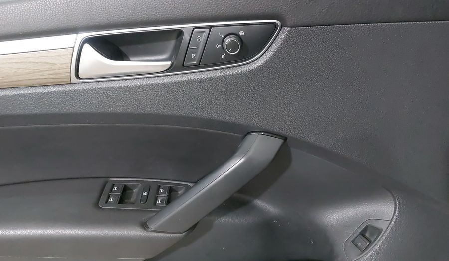 Volkswagen Passat 2.5 HIGHLINE Sedan 2017