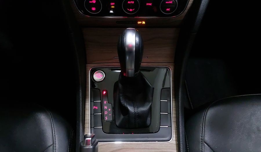 Volkswagen Passat 2.5 HIGHLINE Sedan 2017