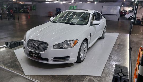 Jaguar • XF