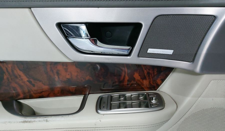 Jaguar Xf 5.0 AT V8 PREMIUM LUXURY Sedan 2011