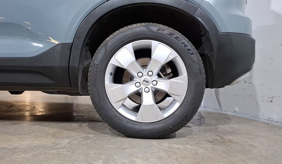 Volvo Xc40 2.0 T4 MOMENTUM AUTO Suv 2021