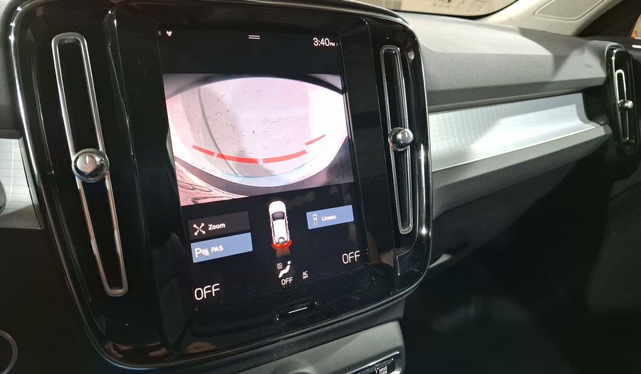 Volvo Xc40 2.0 T4 MOMENTUM AUTO Suv 2021