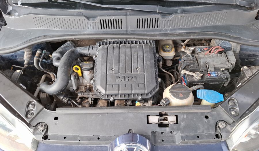 Volkswagen Up 1.0 HIGH UP Hatchback 2015