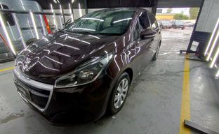 Peugeot • 208