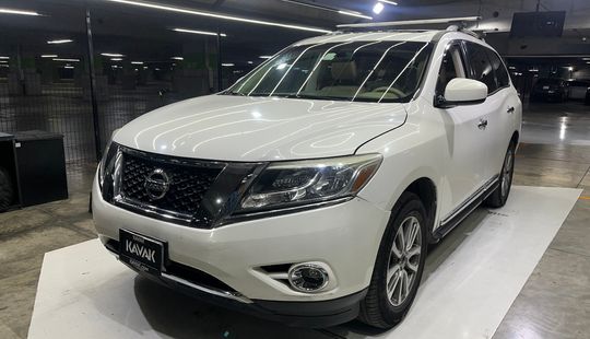 Nissan • Pathfinder