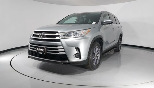 Toyota • Highlander