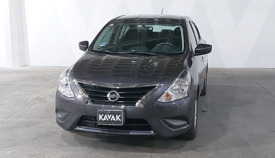 Nissan • Versa