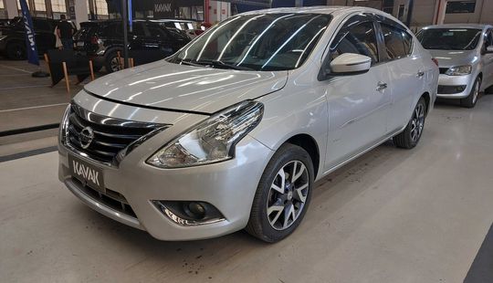 Nissan • Versa