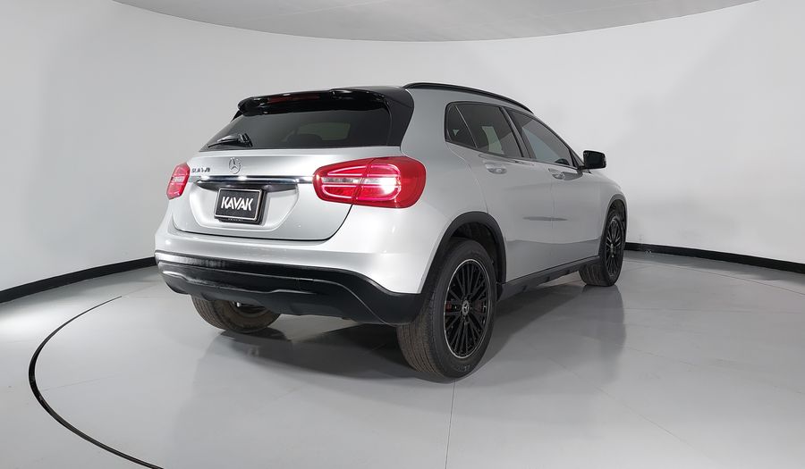 Mercedes Benz Clase Gla 1.6 GLA 180 CGI Suv 2017