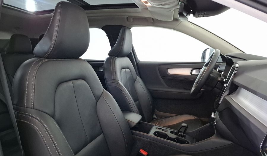 Volvo Xc40 2.0 T4 MOMENTUM AUTO Suv 2022