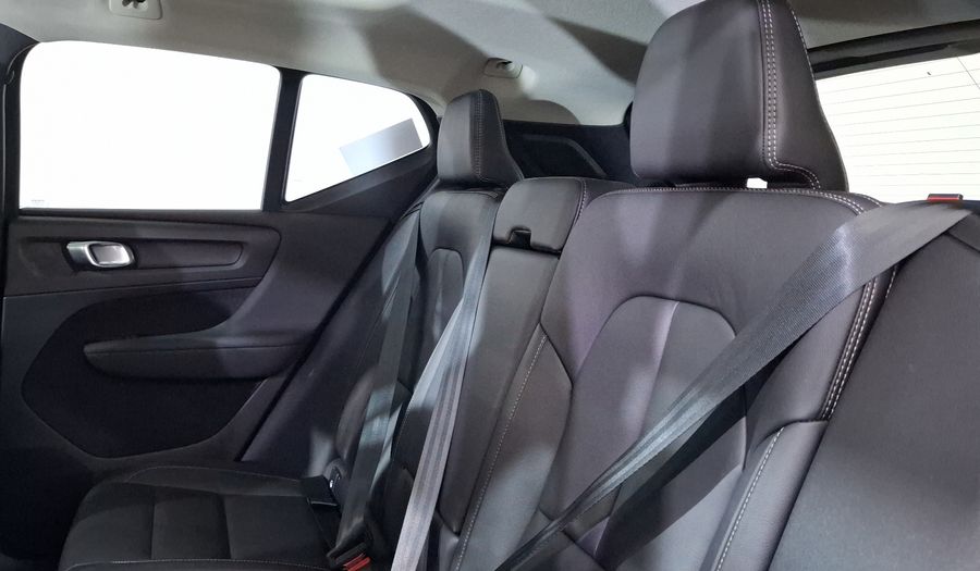 Volvo Xc40 2.0 T4 MOMENTUM AUTO Suv 2022