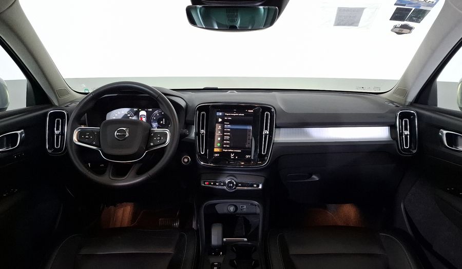 Volvo Xc40 2.0 T4 MOMENTUM AUTO Suv 2022
