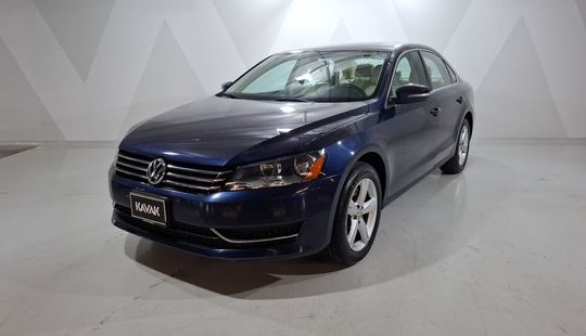 Volkswagen • Passat