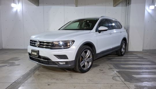 Volkswagen • Tiguan