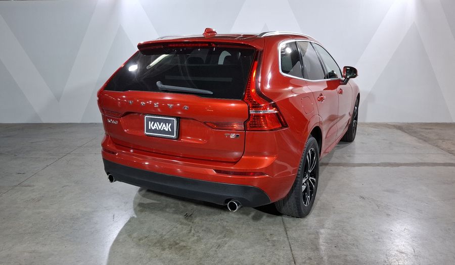 Volvo Xc60 2.0 T5 MOMENTUM AUTO AWD Suv 2021