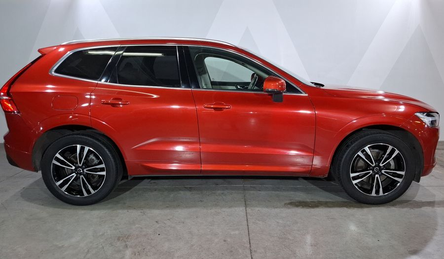 Volvo Xc60 2.0 T5 MOMENTUM AUTO AWD Suv 2021