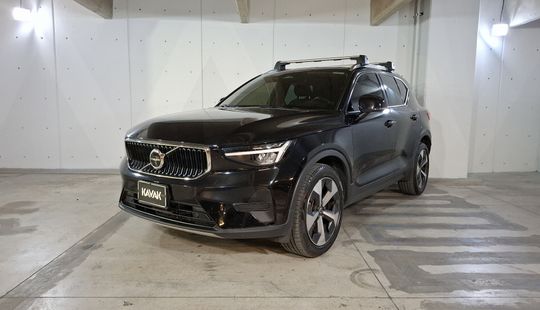 Volvo • XC40