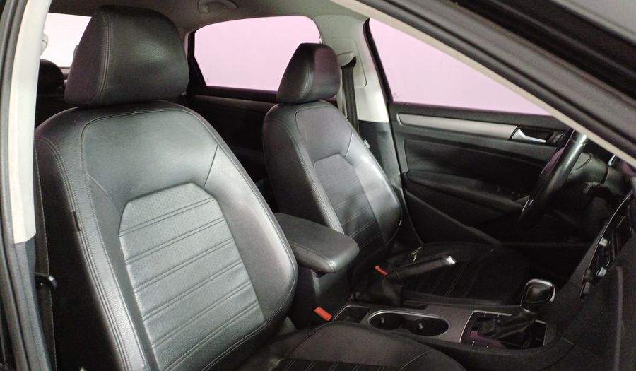 Volkswagen Passat 2.5 DESIGN TIPTRONIC Sedan 2015