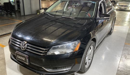 Volkswagen • Passat