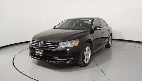 Volkswagen • Passat