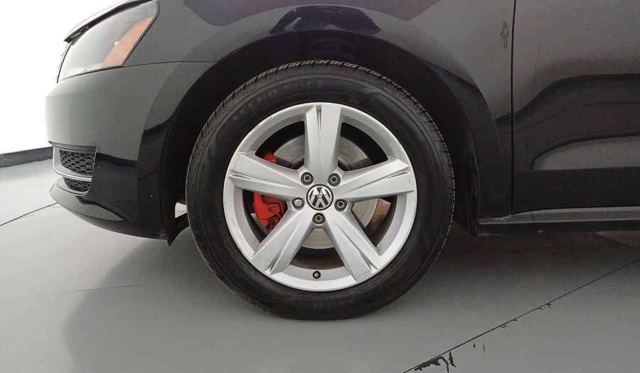 Volkswagen Passat 2.5 DESIGN TIPTRONIC Sedan 2015