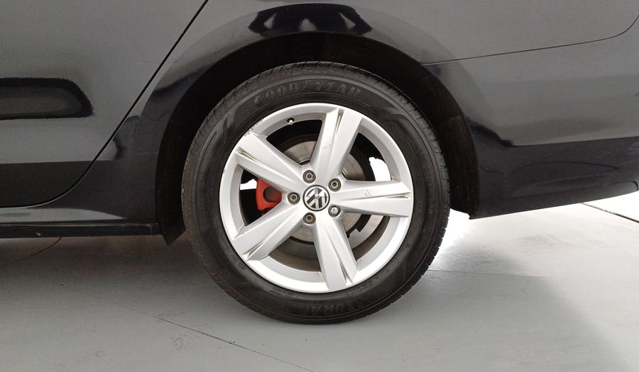 Volkswagen Passat 2.5 DESIGN TIPTRONIC Sedan 2015