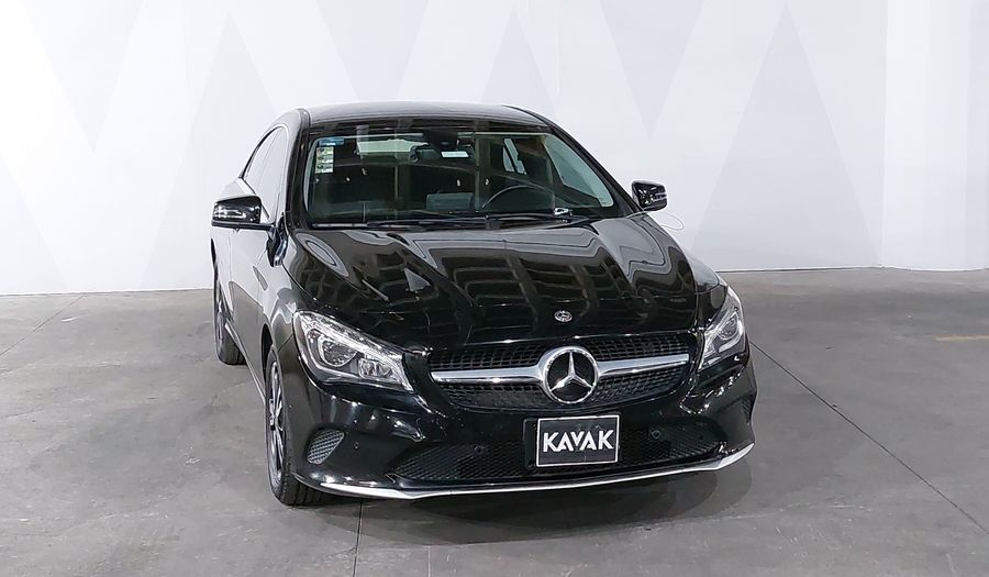 Mercedes Benz Clase Cla 1.6 CLA 200 SPORT DCT Coupe 2019