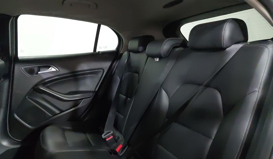 Mercedes Benz Clase Gla 1.6 GLA 200 CGI SPORT Suv 2016